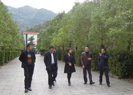 “铜梁区到长寿区、开州区考察殡改工作”/